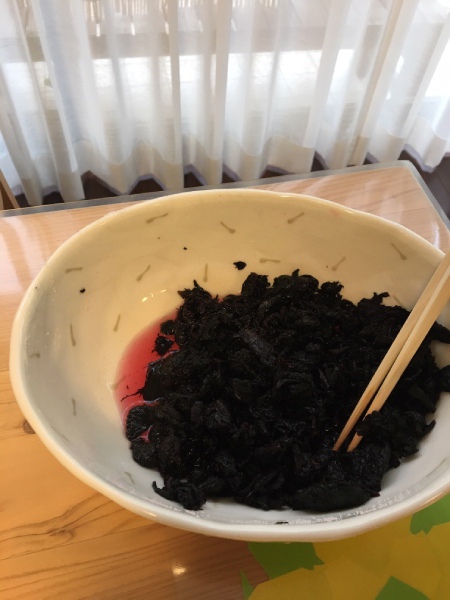 でも、怖いくらい真っ赤になったので、干すのは楽しみです