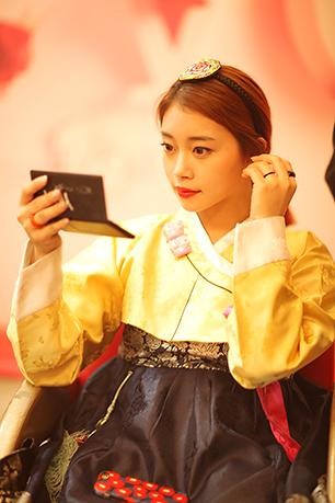 韓服を着て「景福宮」周辺を散策するのもトレンドらしいです(写真提供=CINDERELLA PHOTO STUDIO)