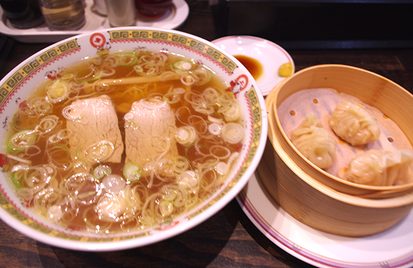 新華園本店の釜石ラーメンとふかひれ餃子