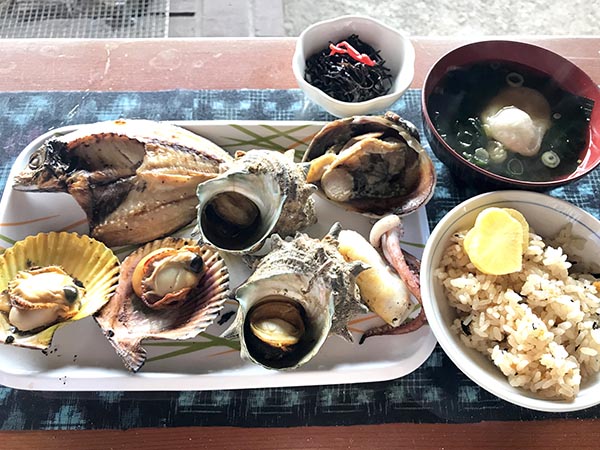 海女小屋 グルメ