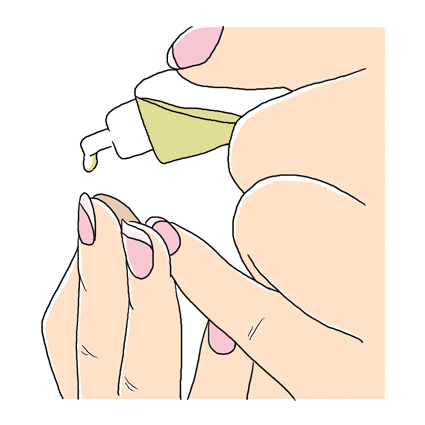 オイルで爪の保湿をする