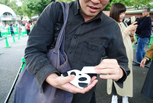 名刺入れも、パンダです!「いただきものなんです……」