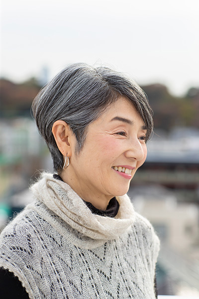 60代髪型 私のグレイヘアはこだわりのショートヘア ハルメク美と健康