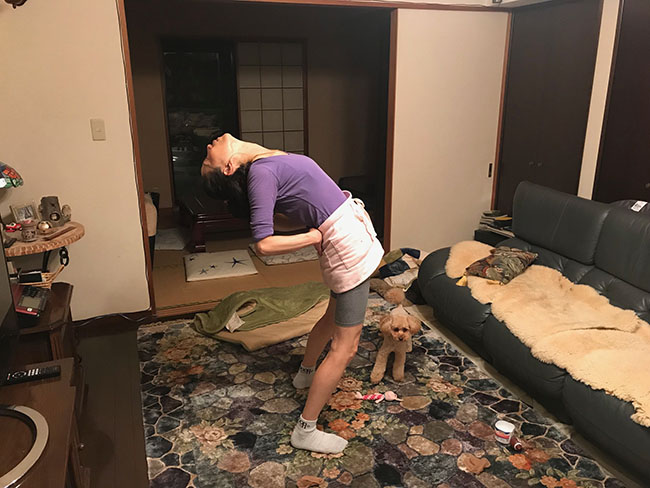 腰反らし