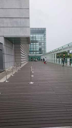 国立新美術館