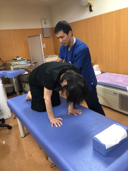 この姿を見た娘に「見た目で左側に湾曲しているのがわかる」と言われました